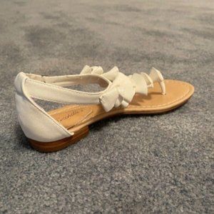 NWT Breckelles White Sandals